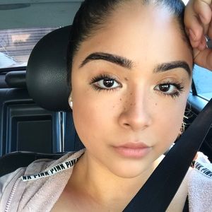 Meet your Posher, Viviana